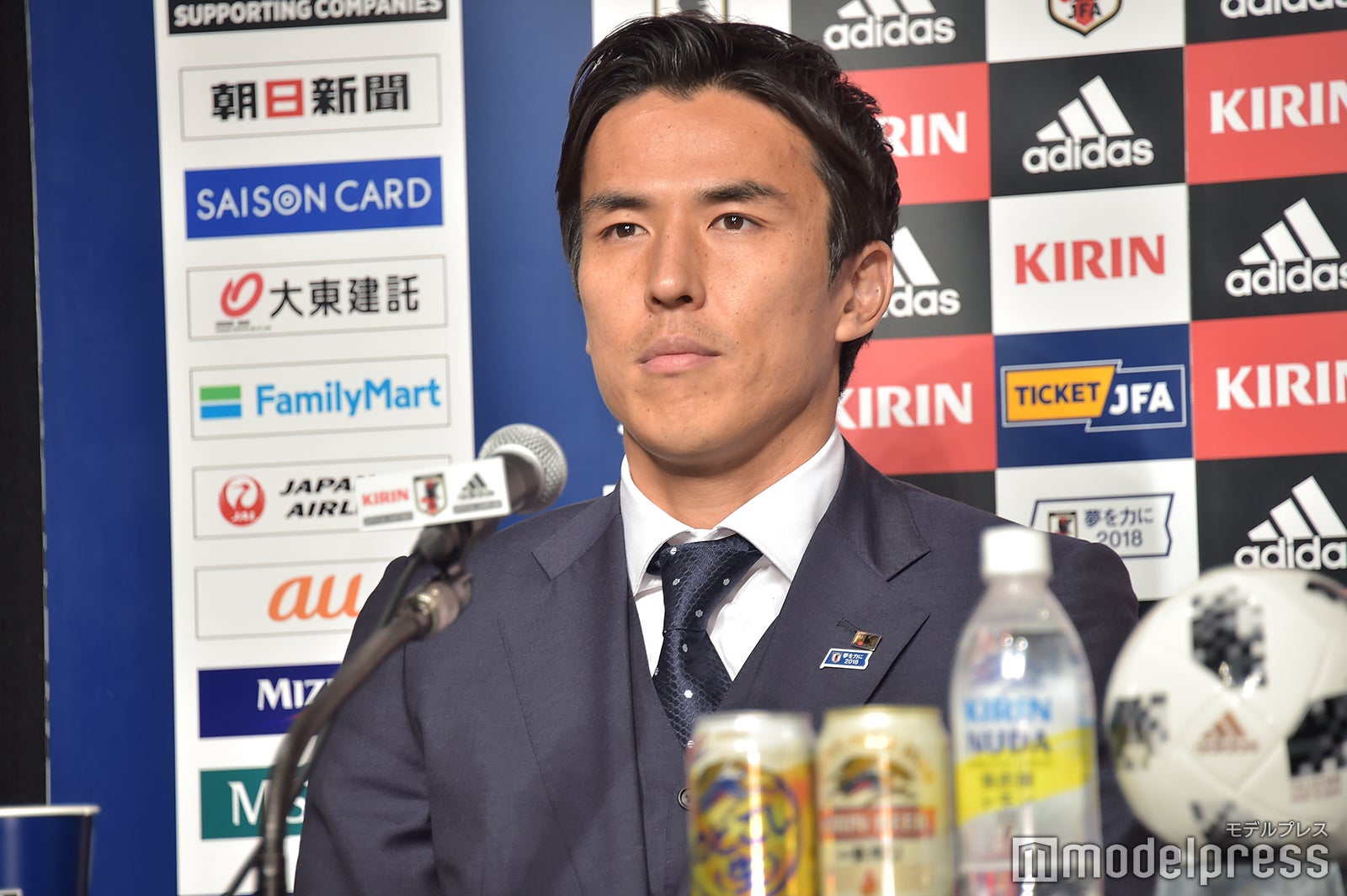 W杯日本代表 帰国会見 代表引退に涙した選手へ 長谷部誠の胸中 言葉では言い表せない モデルプレス