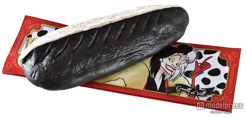 ツートーンギョウザドッグ1個￥550／店舗：リフレッシュメント・ステーション（東京ディズニーシー）※2015年9月8日販売開始（C）Disney