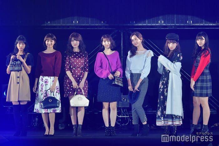 (左から)宮崎想乃、山下エミリー、神志那結衣、松岡菜摘、森保まどか、栗原紗英、松本日向 (C)モデルプレス