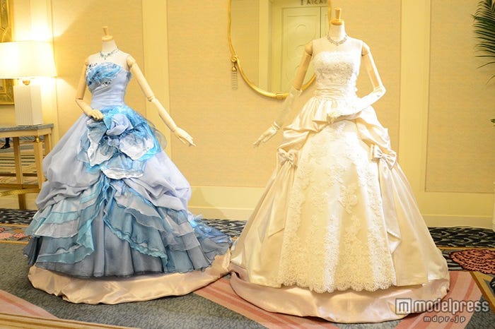 ウェディングドレス展示