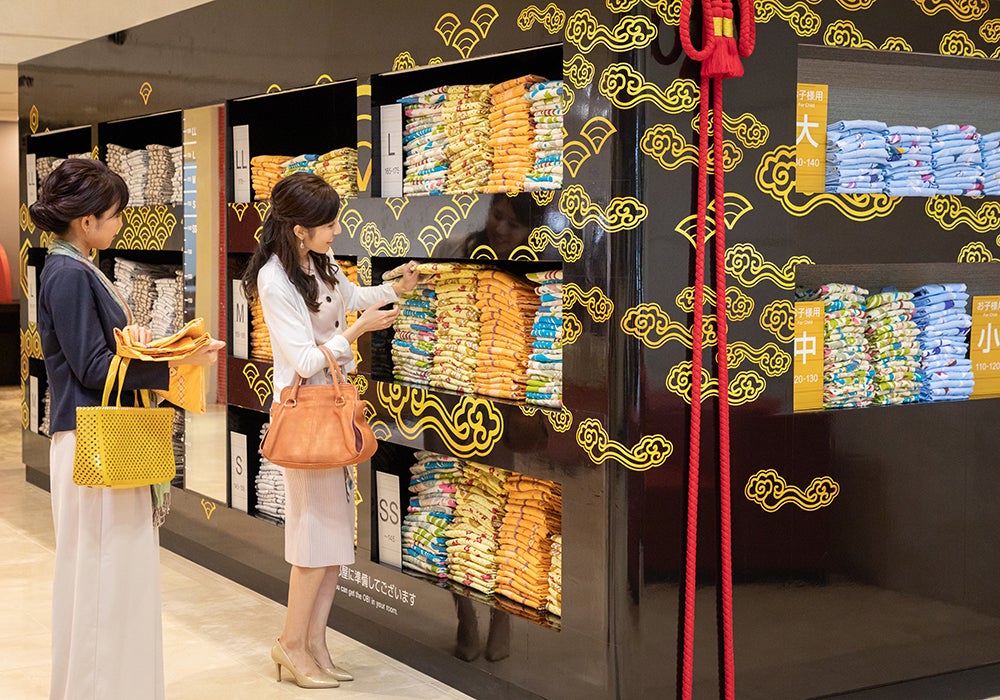 色浴衣コーナー／画像提供：大江戸温泉物語ホテルズ＆リゾーツ