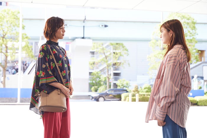 (左から)比嘉愛未、吉川愛/「純愛ディソナンス」第4話より(C)フジテレビ