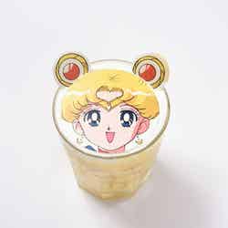 セーラームーンマンゴークリームスムージー¥ 990(税抜)/画像提供:レッグス