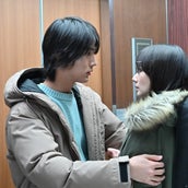 波瑠 中川大志の エレベーターキス に悶絶の声殺到 反則 キュンキュン G線上のあなたと私 モデルプレス