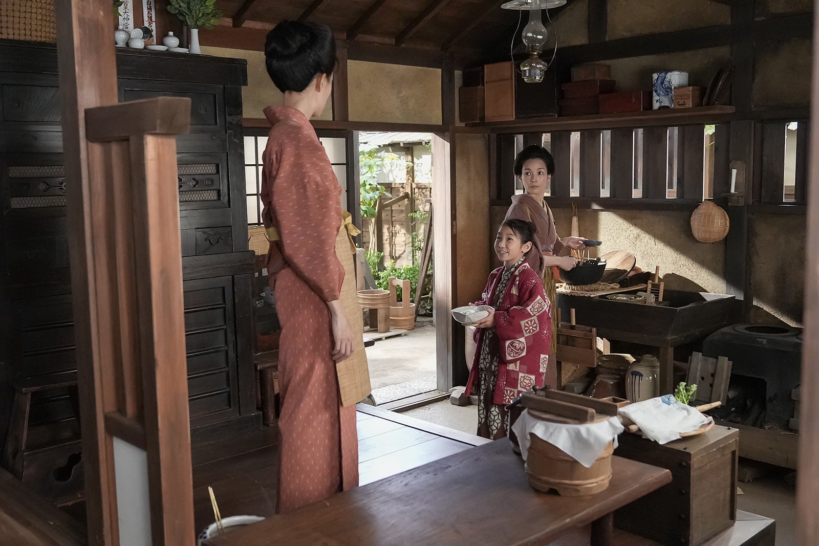 石橋静河、国仲涼子「ブラッサム」第15話（C）NHK