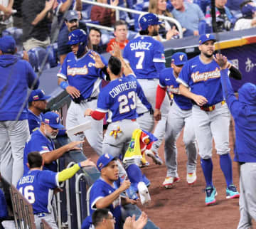WBC決勝 ベネズエラが先制！ガルシアの犠飛で主導権引き寄せる ファンが強烈な大声量 ベンチから選手たちもあおる