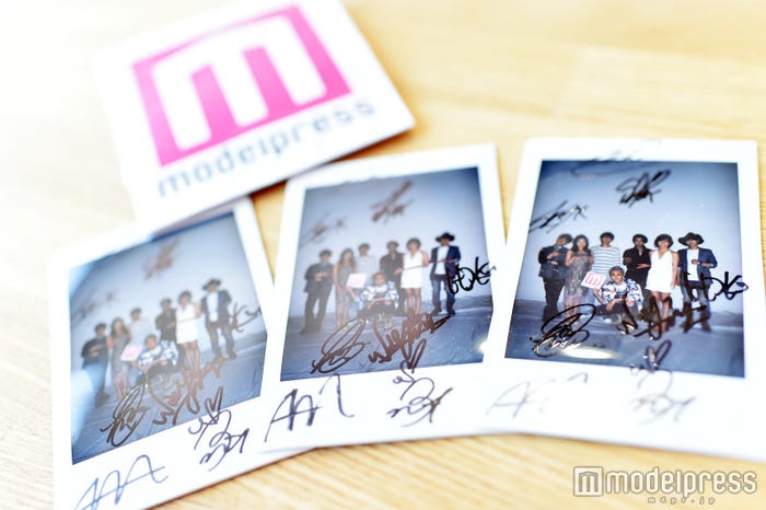 チェキ(C)モデルプレス