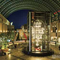 バカラ歴史上最大の大きさを誇るシャンデリア/画像提供:ラリス