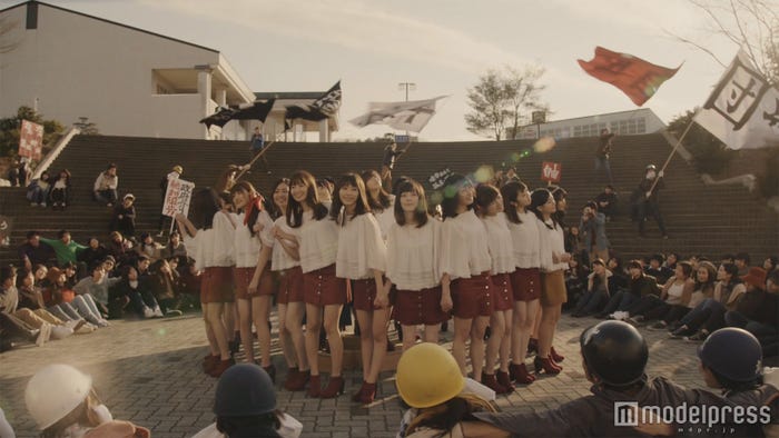 AKB48 44thシングルMV「翼はいらない」より(C)AKS