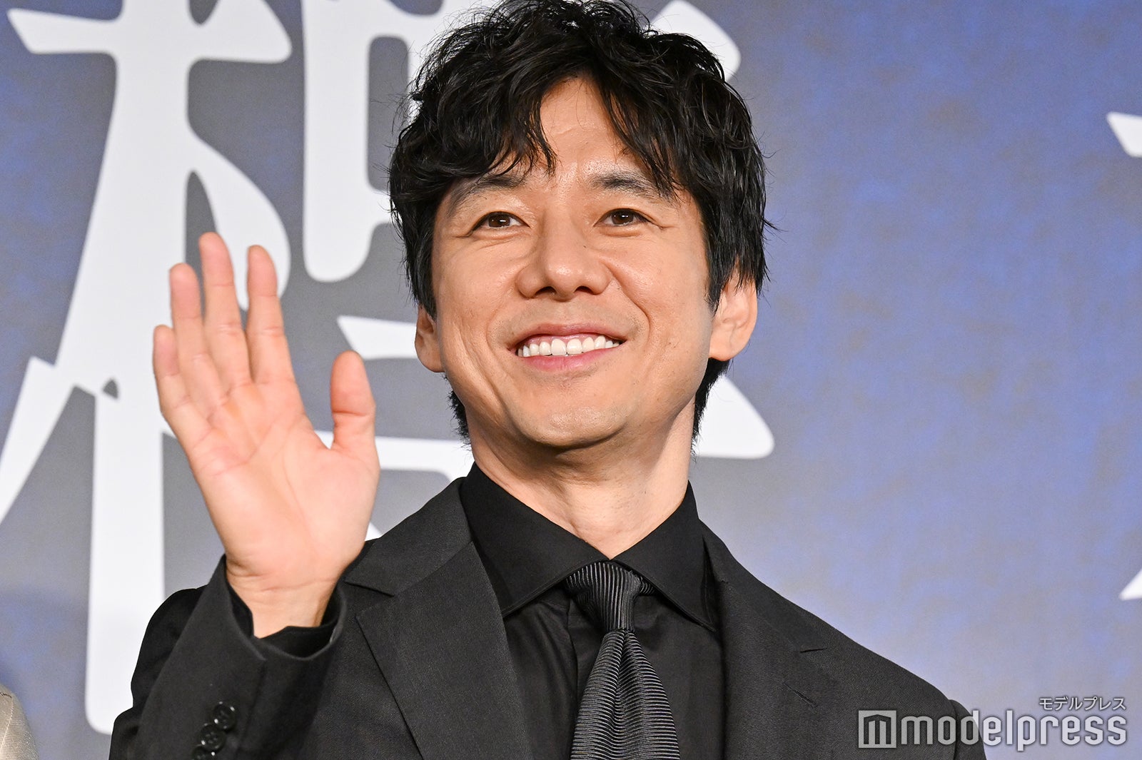 西島秀俊 ブランドメッセンジャーの西島秀俊さんが堂々とした表情と声で