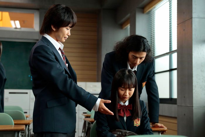 加藤清史郎、芦田愛菜、橘優輝「最高の教師 1年後、私は生徒に■された」第1話より(C)日本テレビ