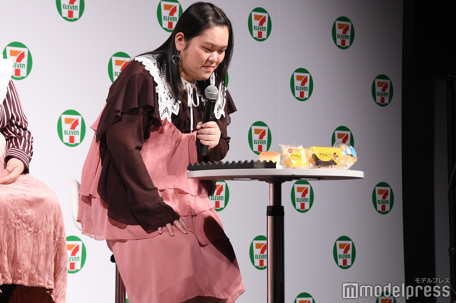 スイーツを早く食べたい田辺智加（C）モデルプレス