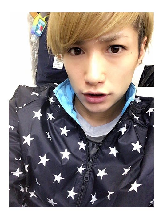 オネエであることをカミングアウトした井深克彦/オフィシャルブログ(Ameba)より