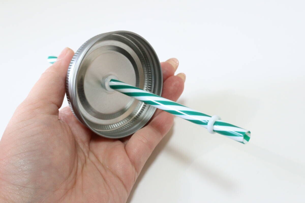 ダイソーのストロー付カップ（いちご／りんご）のフタ