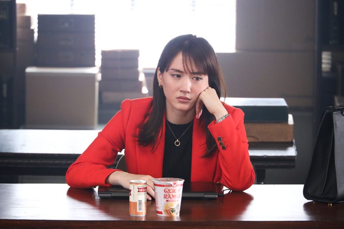 綾瀬はるか/「元彼の遺言状」第5話より(C)フジテレビ