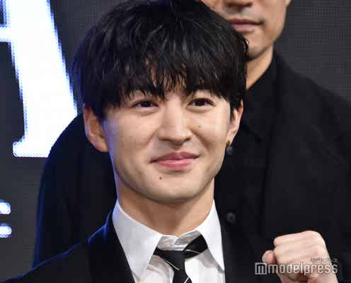 GENERATIONS佐野玲於、キャスト・スタッフ引き連れ“チャラいバー”へ「めちゃめちゃ浮かれた写真を撮って」【インフォーマ】