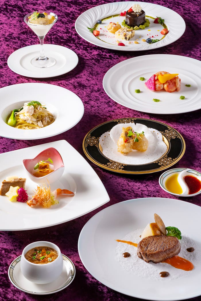 東京ディズニーシー・ホテルミラコスタ「シルクロードガーデン」スペシャルディナー エメラルド・ギフト(C)Disney