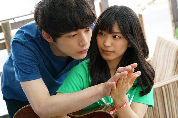 坂口健太郎、miwa(C)「君と100回目の恋」製作委員会