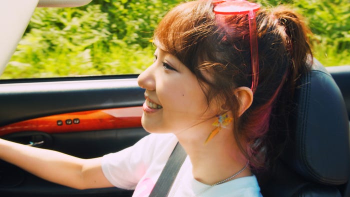 柏木由紀 2018年(変革の年)AKB48「サステナブル」MV(C)AKS/キングレコード