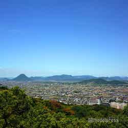 1,368段の石段を登りきった先にある奥社から見渡す絶景 (C)モデルプレス