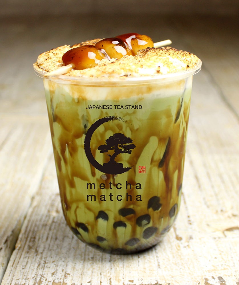 焦がしきな粉の黒糖抹茶のみたらし団子添え￥680／画像提供：LIFEstyle