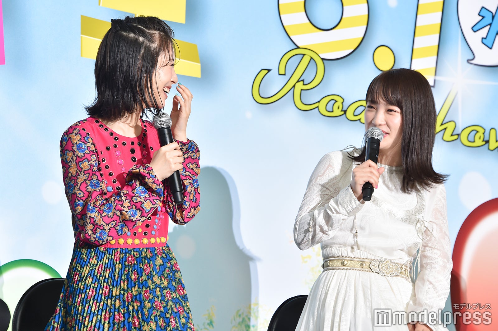 浜辺美波、川栄李奈 （C）モデルプレス