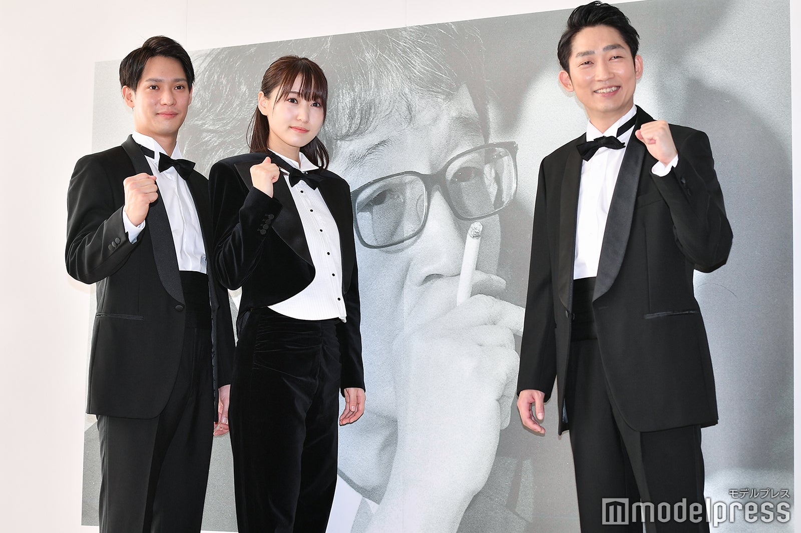 （左から）味方良介、菅井友香、石田明（C）モデルプレス