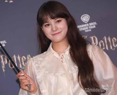 NiziUニナ、美脚全開“ハリポタ”前夜祭イベントでファンサの嵐<ワーナー ブラザース スタジオツアー東京>
