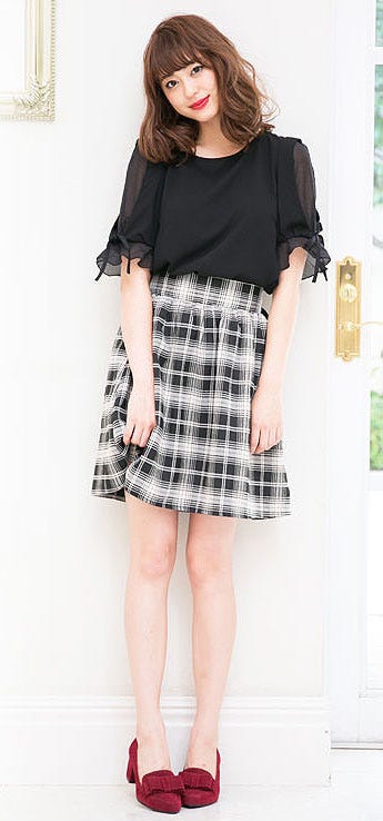 袖オーガンジーリボンブラウストップス「神戸レタス」2690円(税込)/画像提供:神戸レタス