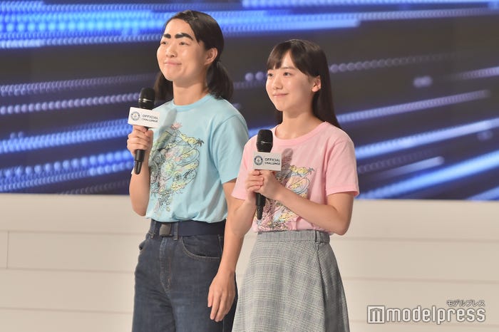 嵐のギネス記録挑戦を見守ったイモトアヤコ&芦田愛菜(C)モデルプレス