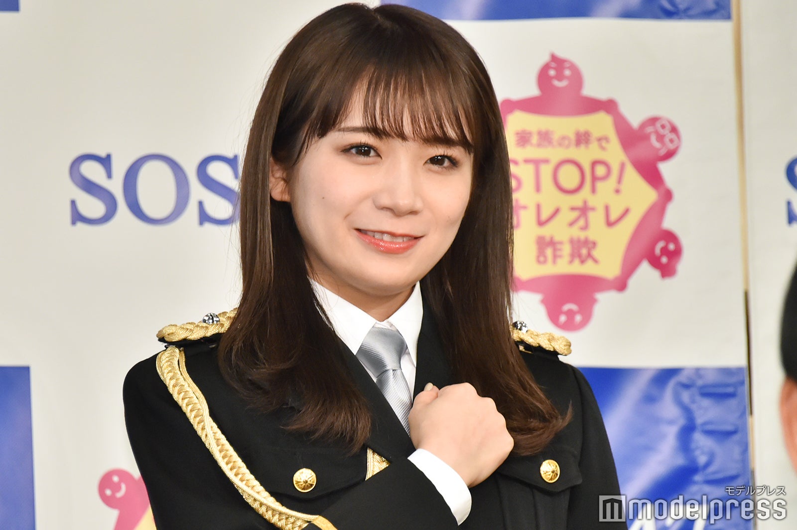 秋元真夏、生田絵梨花＆若月佑美と“乃木坂46公式お兄ちゃん”バナナマン