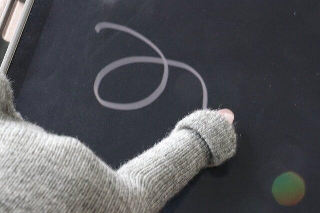 指穴付ニット手袋（ライン・リボン）　スマホ操作