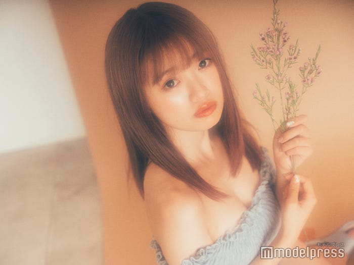 中井りか/水着:DHOLIC/サンダル:RANDA/(C)モデルプレス