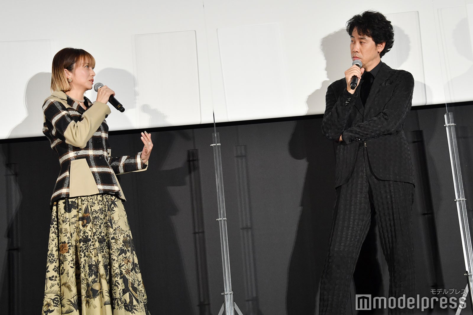 柴咲コウ、大泉洋（C）モデルプレス