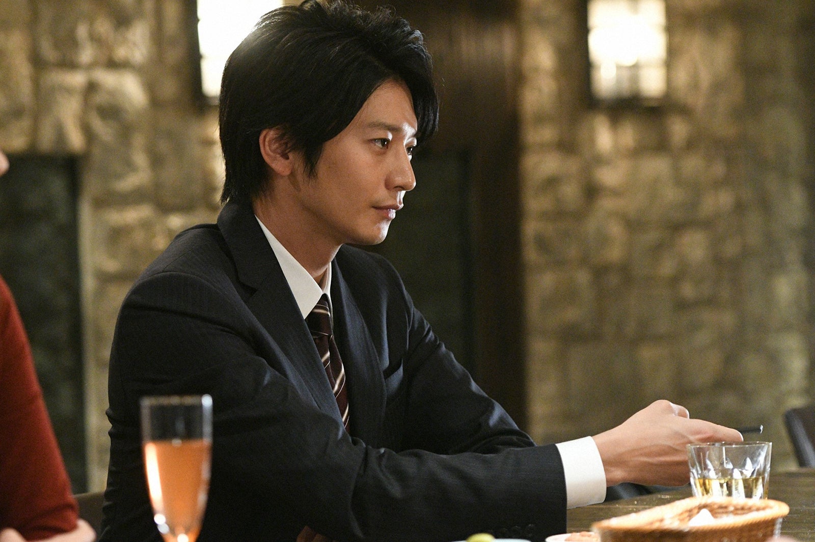 向井理／「きみが心に棲みついた」第1話より（C）TBS