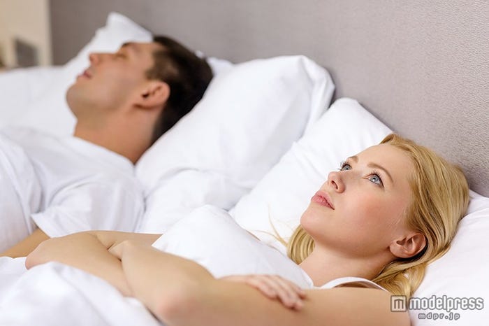 もしかして彼、浮気してる?今すぐチェックできる5つのサイン(Photo by Syda Productions)