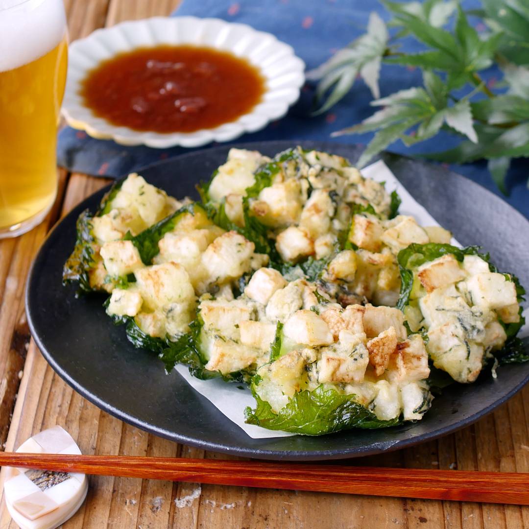 梅ダレでさっぱり。長いもと大葉のかき揚げ