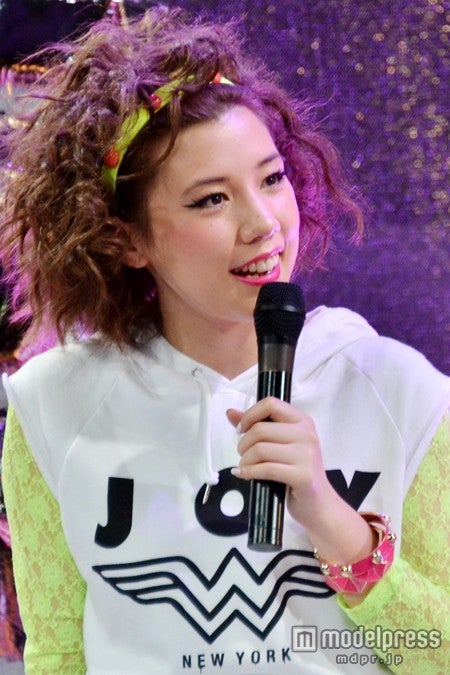 結婚＆妊娠3ヶ月発表後、初の公の場に登場した仲里依紗