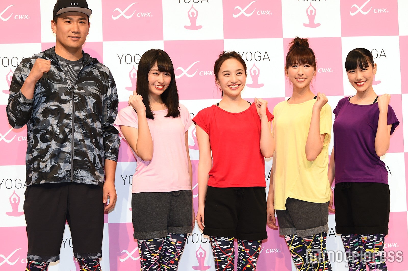 （左から）田中将大投手、佐々木彩夏、百田夏菜子、玉井詩織、高城れに（C）モデルプレス