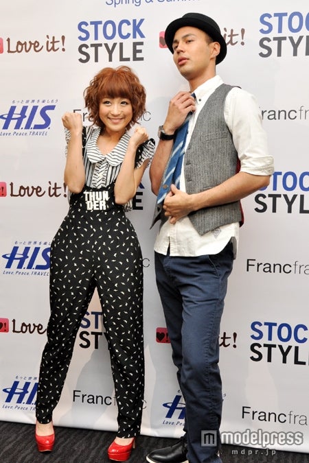 左から：鈴木奈々、ユージ