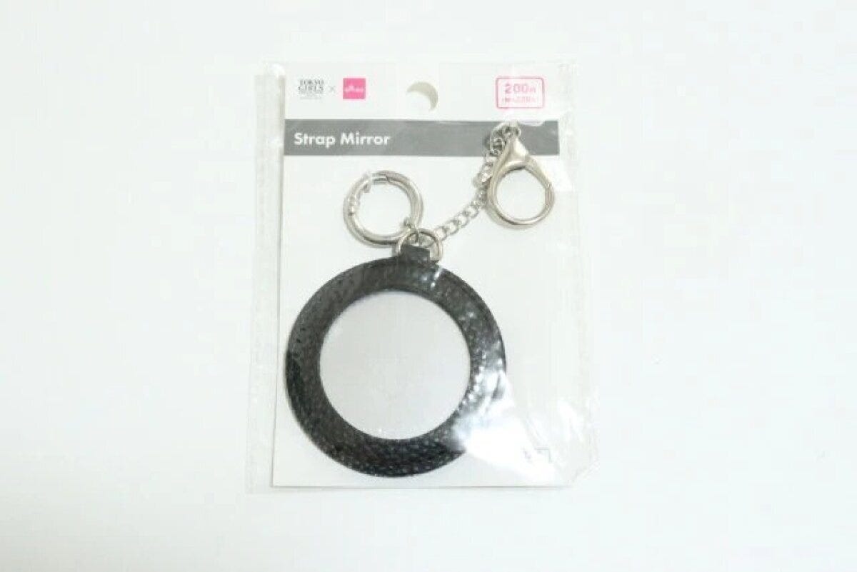 ダイソー　ストラップ鏡　パッケージ