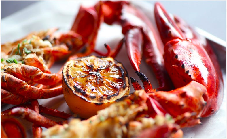 流行の“手づかみシーフード”を韓国で、ぷりぷりロブスターを心ゆくまで堪能