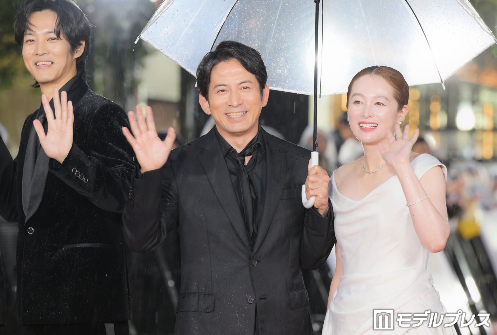 松坂桃李、岡田准一、清野菜名（C）モデルプレス