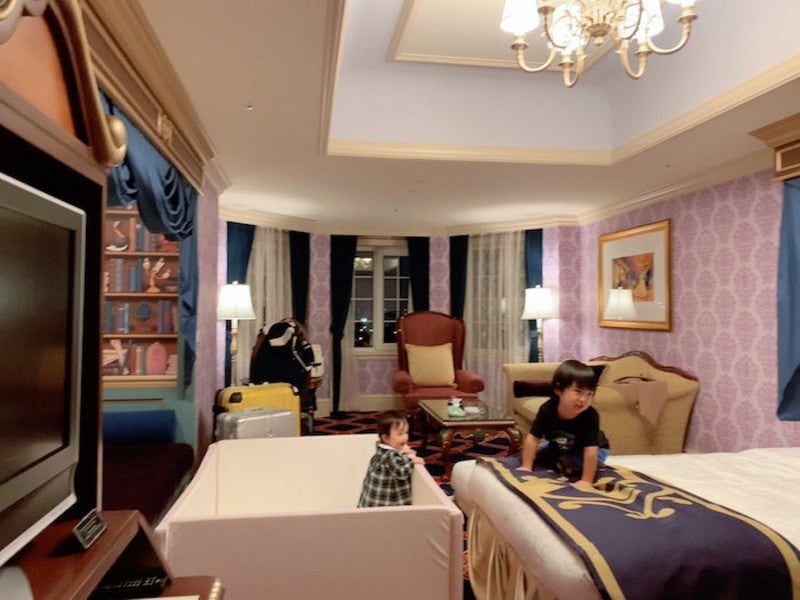 川崎希 アレク ディズニー美女と野獣ルーム に宿泊 前から気に入ってんだ モデルプレス