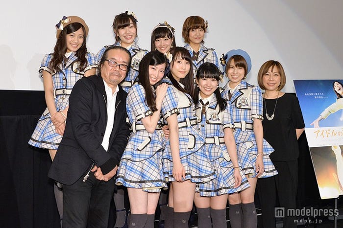 (下段左から)石原真監督、大矢真那、松井玲奈、佐藤実絵子、中西優香、牧野アンナ(上段左から)斉藤真木子、須田亜香里、柴田阿弥、宮澤佐江