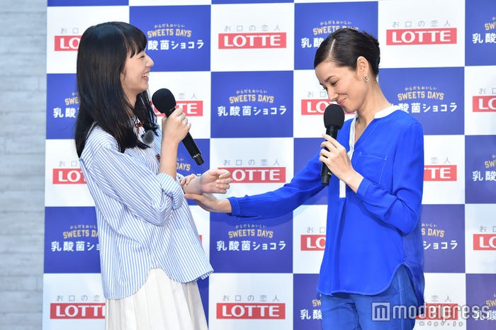 小松菜奈、吉田羊(C)モデルプレス