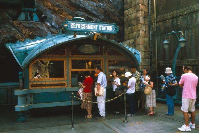 リフレッシュメント・ステーション(C)Disney