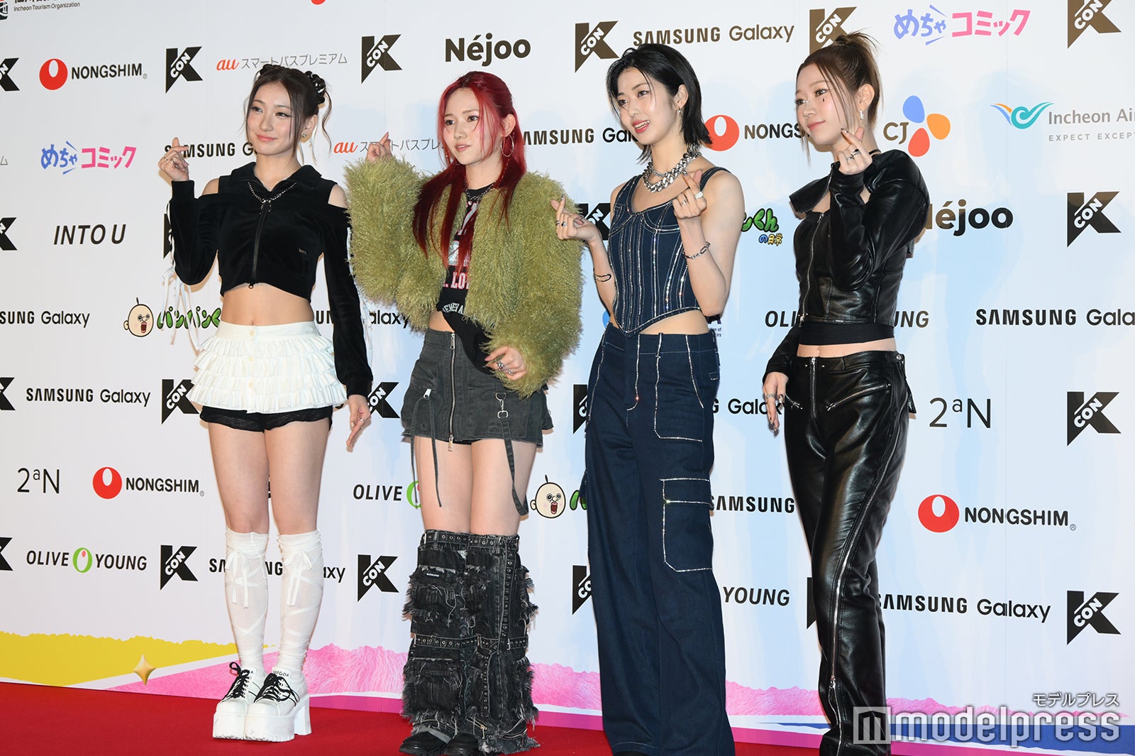 IS:SUE（C）モデルプレス