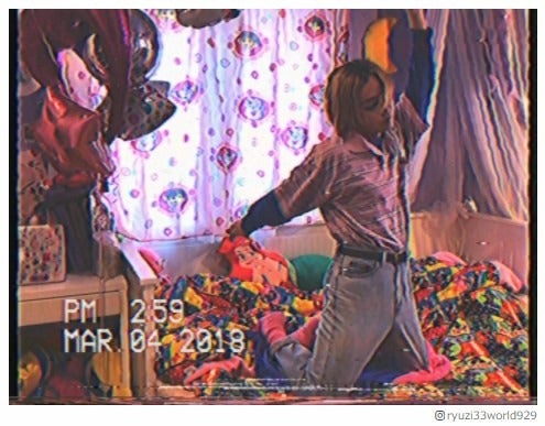 りゅうちぇる、自宅ベッドルームを公開　SEXYな動きにも注目集まる