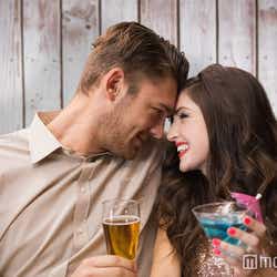 モデルプレス - 彼を落とすなら外の飲み会より宅飲みで!一気に仲を深める5つの秘策